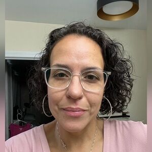 Meet your Posher, Abigail